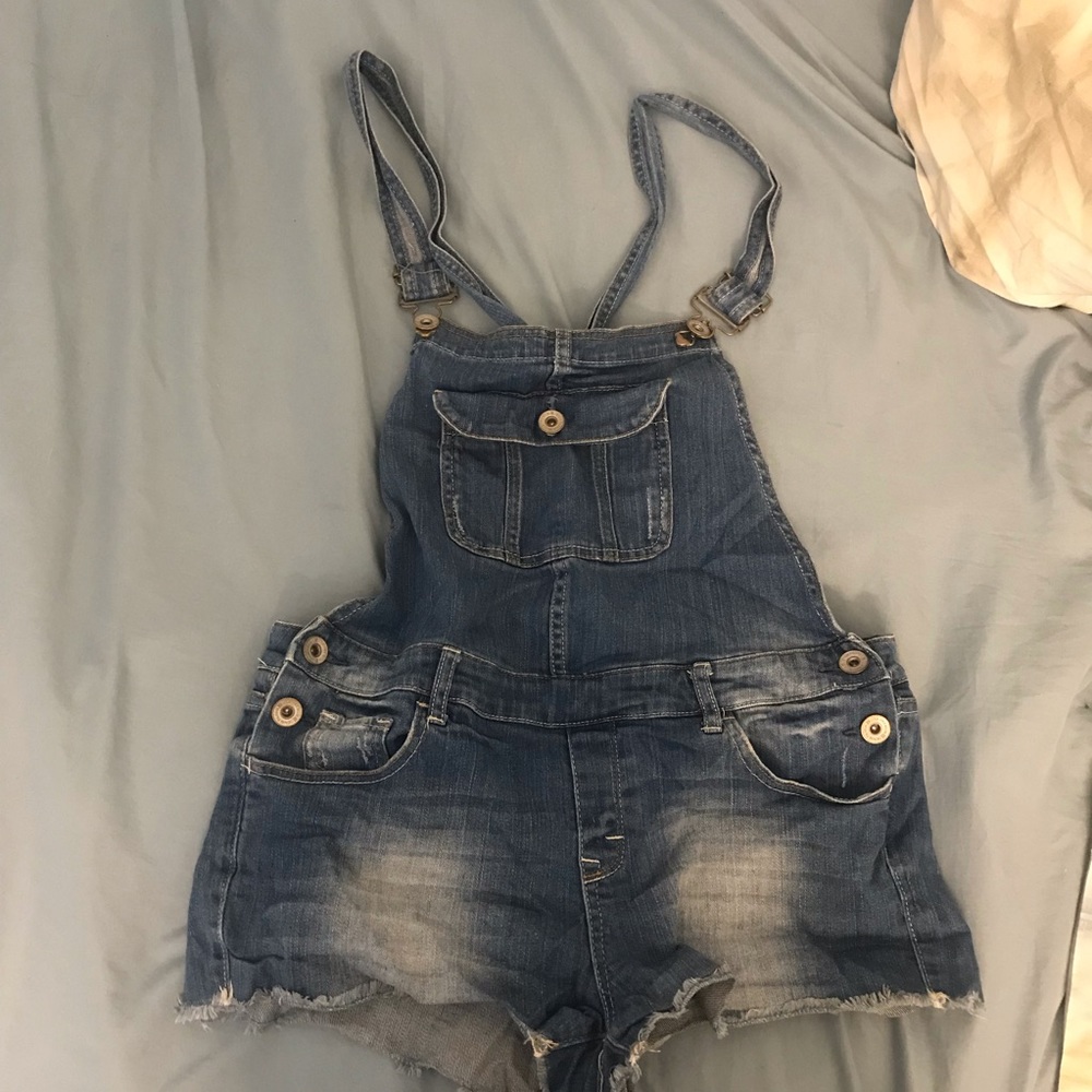 distressed short denim overalls/dungarees